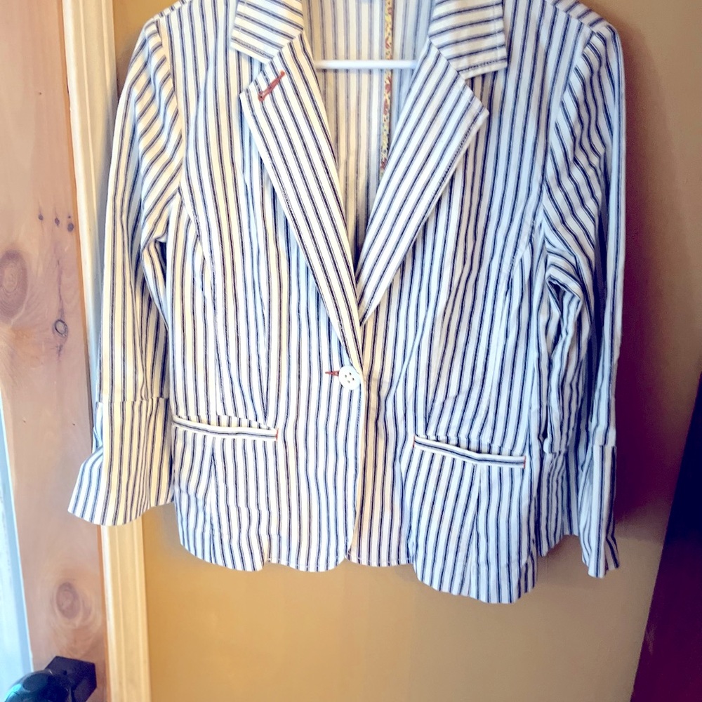 CAPI stripped jacket/blazer with bell sleeves. Gathered back